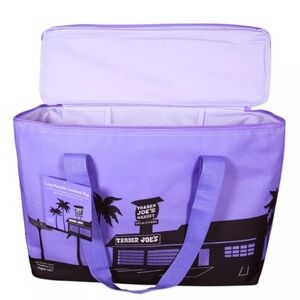BACK IN STOCK! LARGE Trader Joe's Resusable Insulated Bag. 3 IN STOCK CURRENTLY